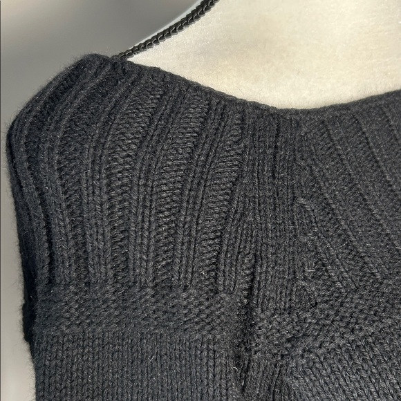 LOFT Black round neck sweater sz S - Picture 3 of 7